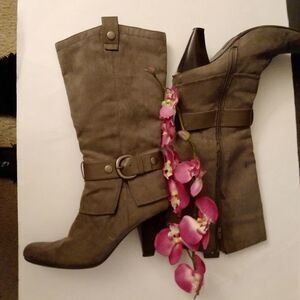 ⬇️⬇️⬇️Attention Thames Buckle Knee Boots